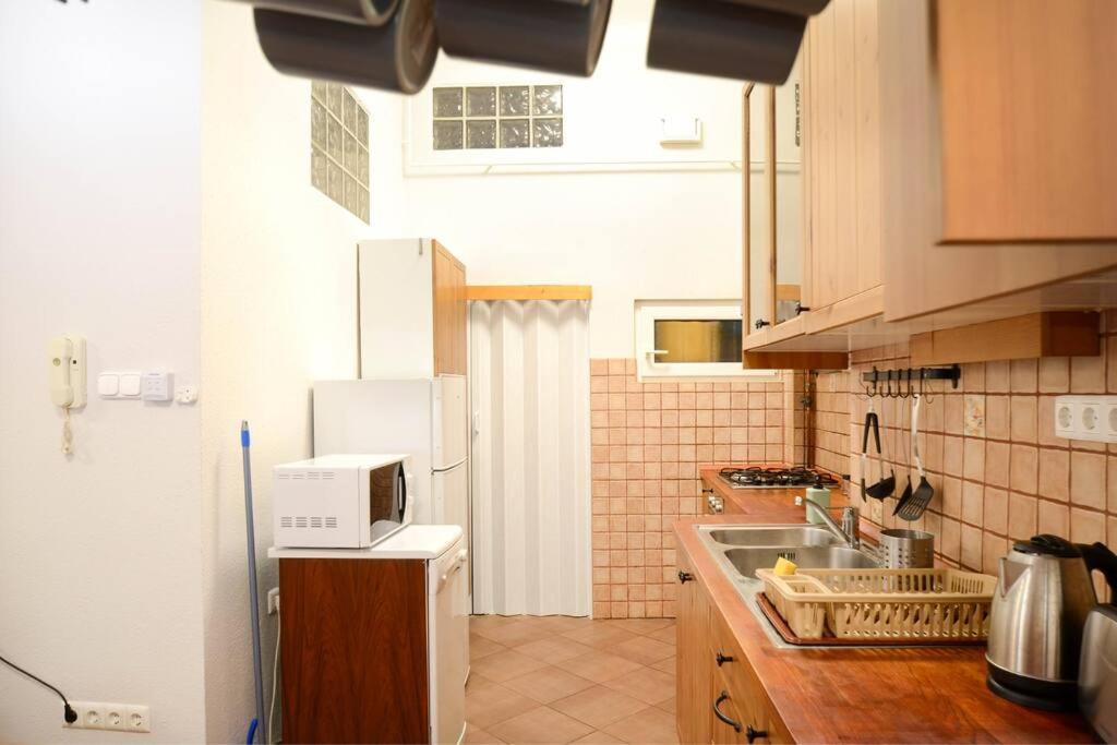 Famous Kiraly Street At Large 3Br 10Ppl @ Central ブダペスト エクステリア 写真
